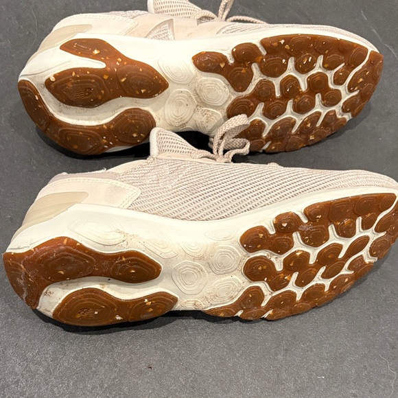 New Balance Women's Beige and White Sneakers 1440 - Picture 8 of 8